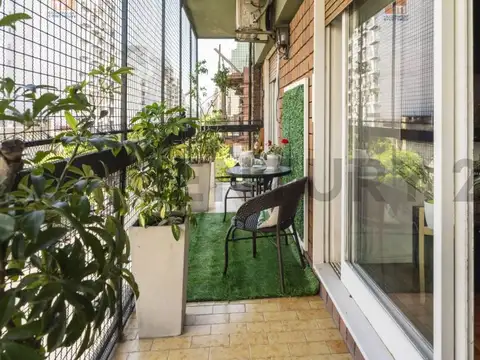 Venta de Departamento de 3 Ambientes con Balcón al Frente. Almagro