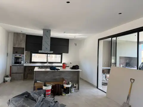 Santa Lucía, Pilar del Este, Pilar 100