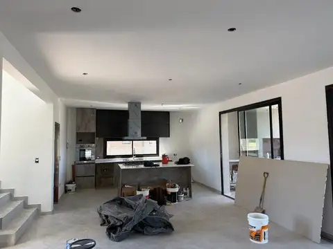 Casa 5 ambientes con 3 baños