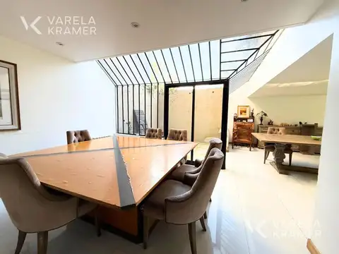 Casa 6 ambientes con 5 baños