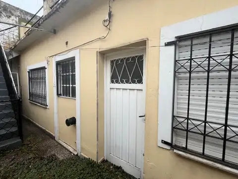 VENTA CASA CON DEPTO AL FONDO EN VILLA MADERO