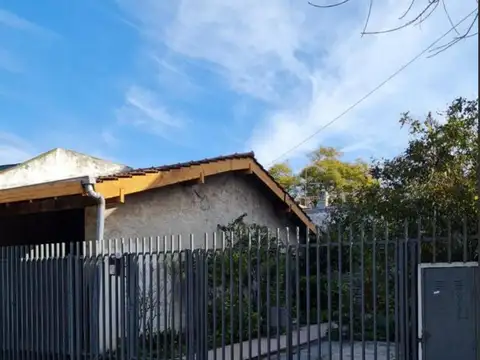 Casa 3 ambientes con 2 baños