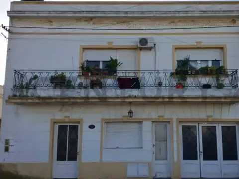 CASA EN VENTA EN BERISSO DE 4 DORMITORIOS