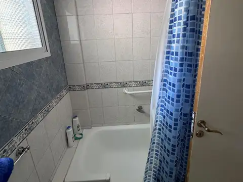 Alq. depto. 2 amb. Plaza Irlanda c/ patio y balcon