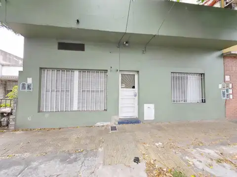 CASA A RECICLAR VICENTE LÓPEZ(2 phs)143 M2.TERRAZA