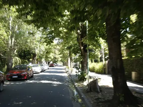 13 C Entre Cantilo y 472 , Piso 0