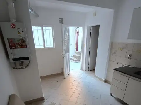 Depto Tipo Casa en Alquiler en Nuestra Señora De Lourdes, $ 890.000