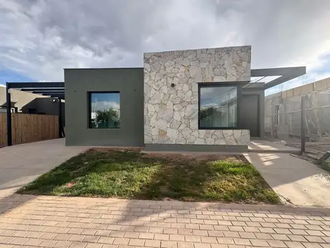 CASA EN VENTA LOMAS DEL TORREON MAIPU MENDOZA