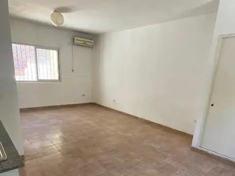 Departamento en Alquiler en Moron, $ 450.000