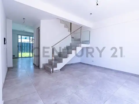 Condarco 700, Piso 0