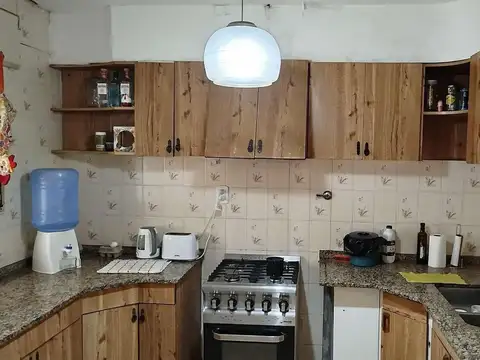 Casa 4 ambientes con 1 baño