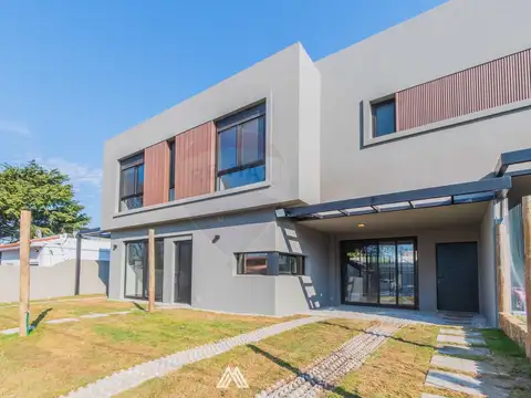 ALQUILER CASA 3 DORMITORIOS COCHERA CARRASCO NORTE