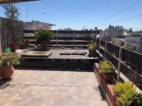 Depto Tipo Casa 2 ambientes con 1 baño