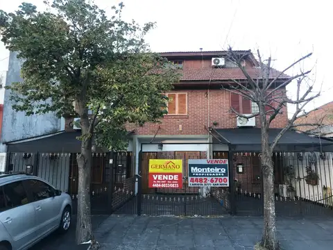 Triplex 3 dorm c/Cochera y Patio