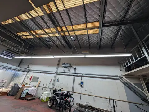 Depósito o taller con casa en Parque Chas