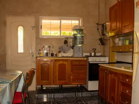 Casa 3 ambientes con 1 baño