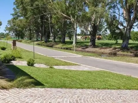 Casa 5 ambientes con 4 baños