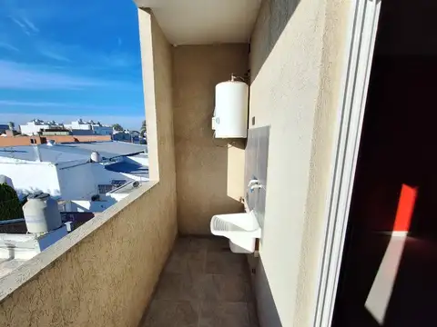 Departamento de dos ambientes en alquiler en Isidro Casanova