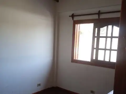 EXCELENTE DUPLEX EN BERAZATEGUI U$S 97.000.-