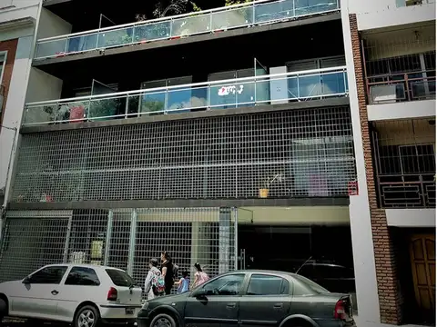 Venta cochera en edificio de Balvanera CABA