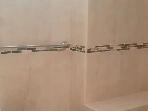 Departamento ubicado en Tacuarí 589 piso 4° C. Contra frente 29,50 mts. Balcón Frances