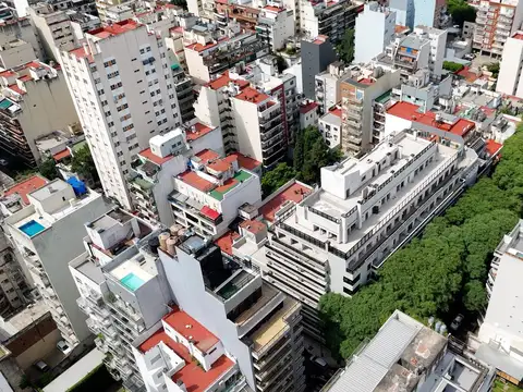 Manuel Ugarte 2504- 910