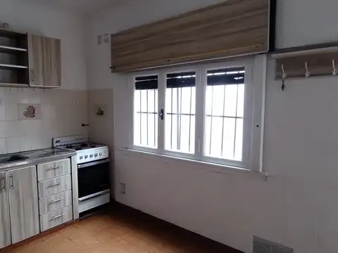 Departamento en Alquiler en Villa Dominico, $ 380.000