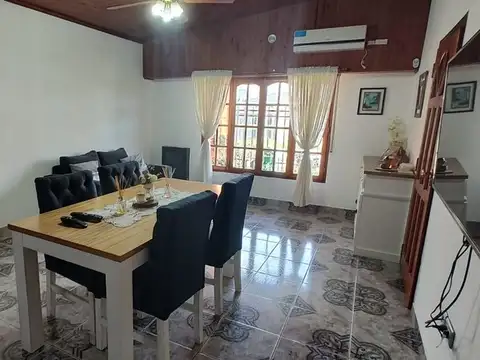 Casa 4 ambientes con 2 baños
