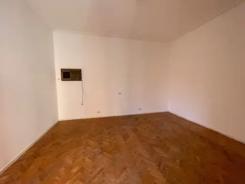 Depto Tipo Casa en Venta 40 años