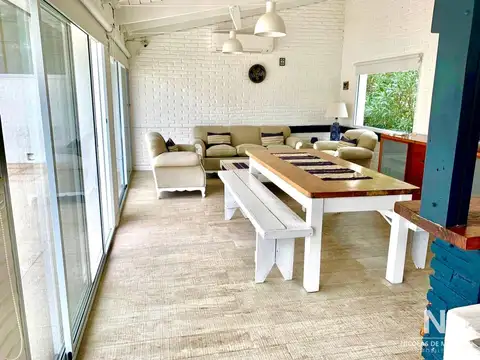 Excepcional casa FRENTE AL MAR, 5 Suites, Arq. Samuel Flores Flores