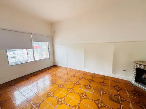 OPORTUNIDAD! CASA EN VENTA LOTE PROPIO 233M2