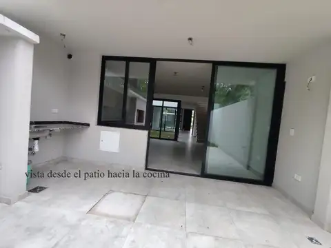 Depto Tipo Casa en Venta con 2 cocheras