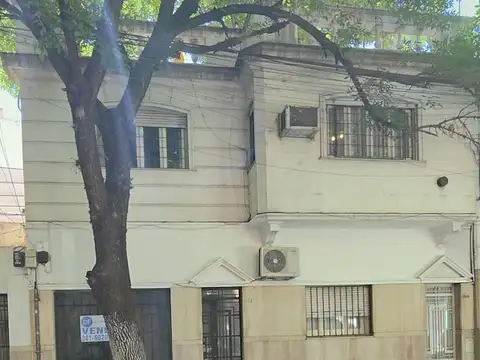 ALEM 1500 - CASA 3 DORMITORIOS AL FRENTE CON COCHERA Y TERRAZA
