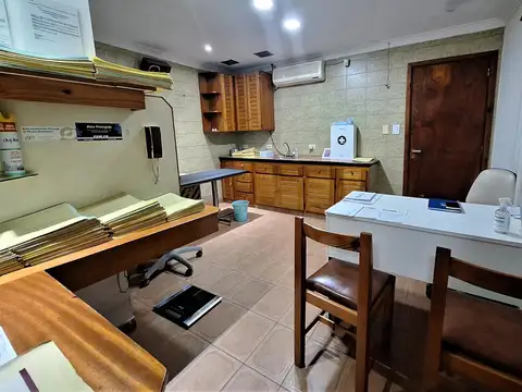 Oficina en venta en Berisso. Consultorios