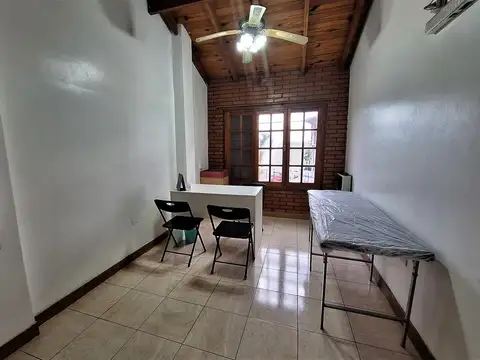 Oficina 12 ambientes con 3 baños