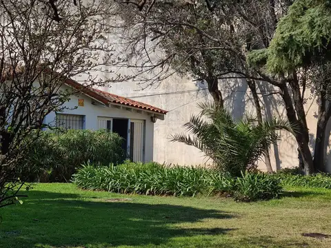 Monseñor Bufano al 1200