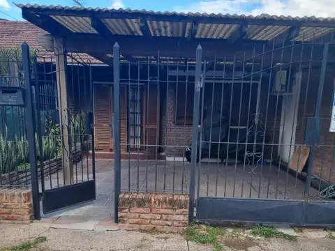 CASA  EN VENTA . APTO CREDITO HIPOTECARIO! BARRIO VITRAMU I