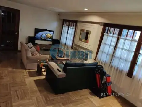 Casa en Venta en Munro, USD 350.000