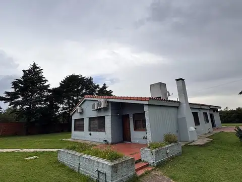 Casa 6 ambientes con 3 baños