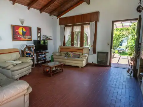 Casa 3 Dormitorios Parque Pileta Zona Residencial