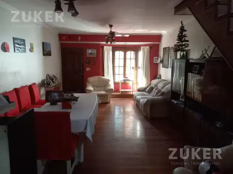 Casa 5 ambientes con 3 baños