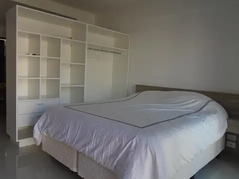 Alquilo 2 ambientes amplios.Balcón.Contrafrente.Amoblado