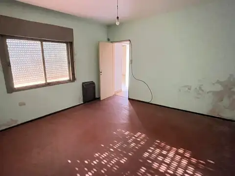 CASA A RECICLAR - 3 CASAS INDEPENDIENTES - GABOTO 2680 -  JORGE CURA