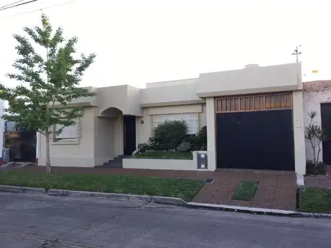 Casa 3 amb. con cochera en Quilmes centro Oportunidad 