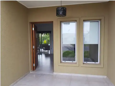 Casa en Venta en Pilar del Este - San Ramon, USD 235.000