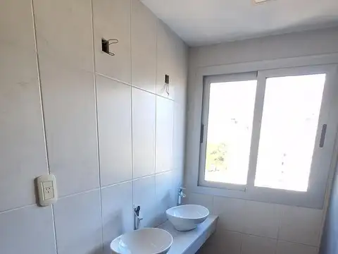 Oficina en Alquiler al Norte