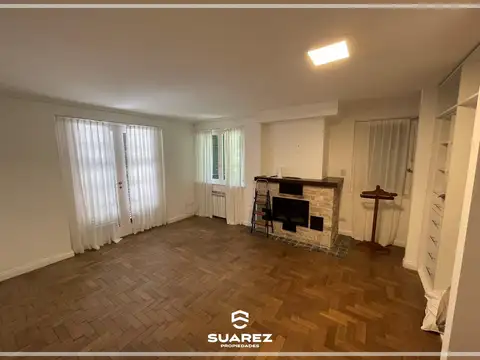 Casa en Alquiler con 2 cocheras