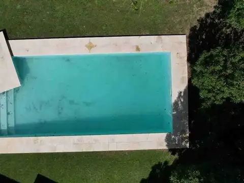 VENTA CASA CON PILETA A ESTRENAR - LA CANDIDA