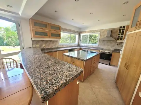 Casa en Venta con 1 cochera