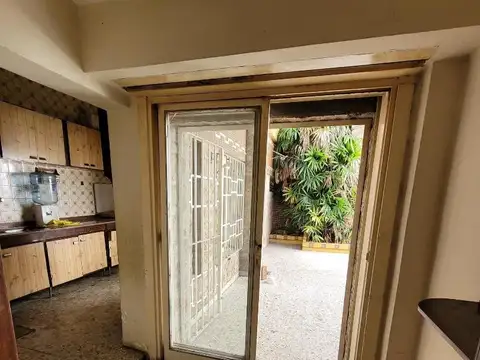 CASA  EN  DEVOTO (IDEAL 2 FAMILIAS INDEPENDIENTES)